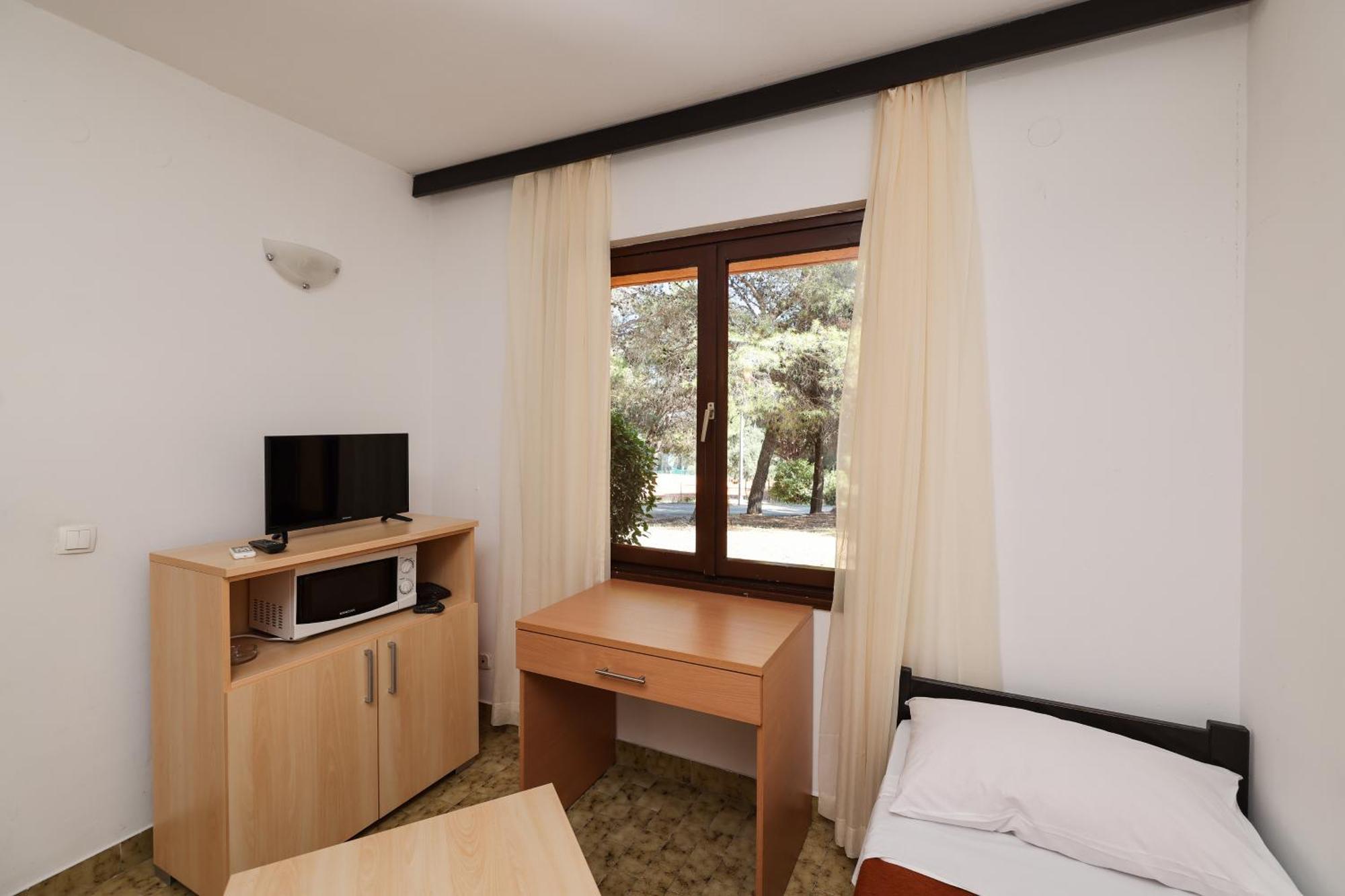 Apartments Medena Budget Trogir Bagian luar foto