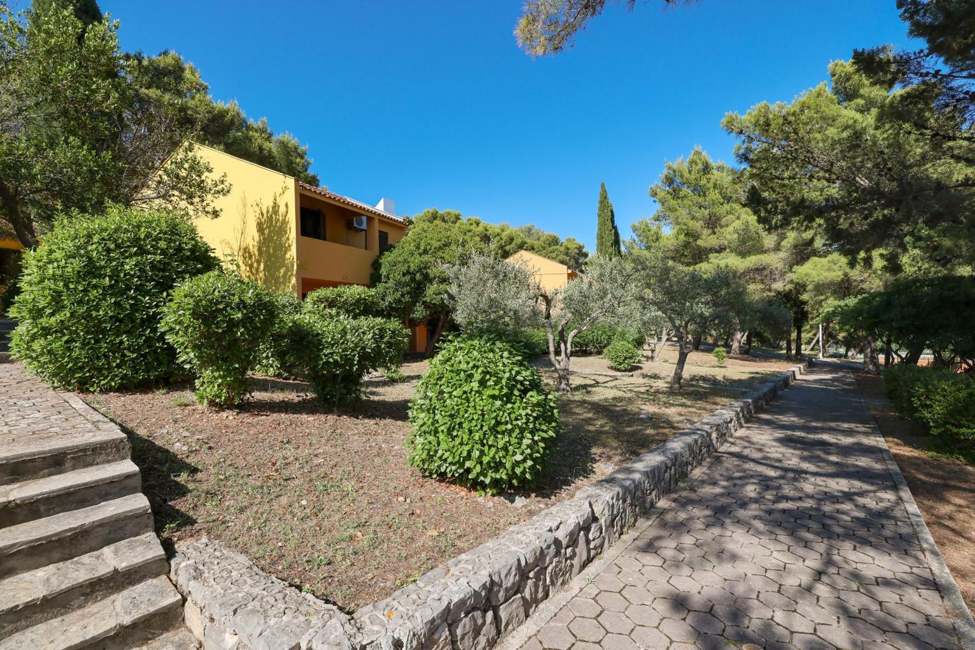 Apartments Medena Budget Trogir Bagian luar foto