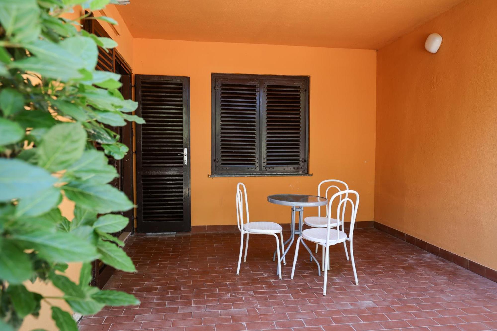 Apartments Medena Budget Trogir Bagian luar foto