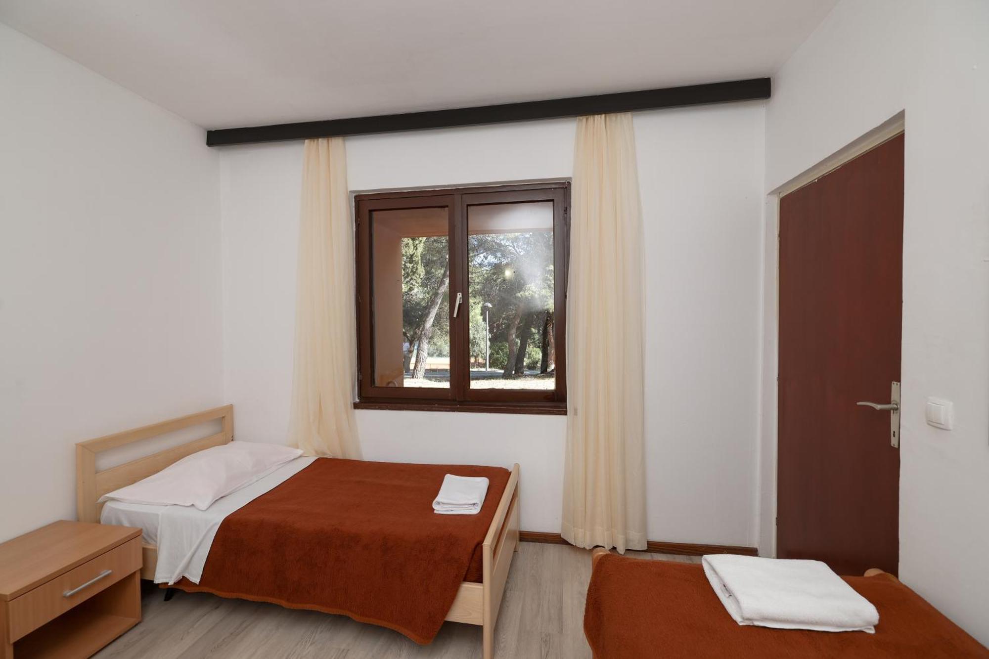 Apartments Medena Budget Trogir Bagian luar foto