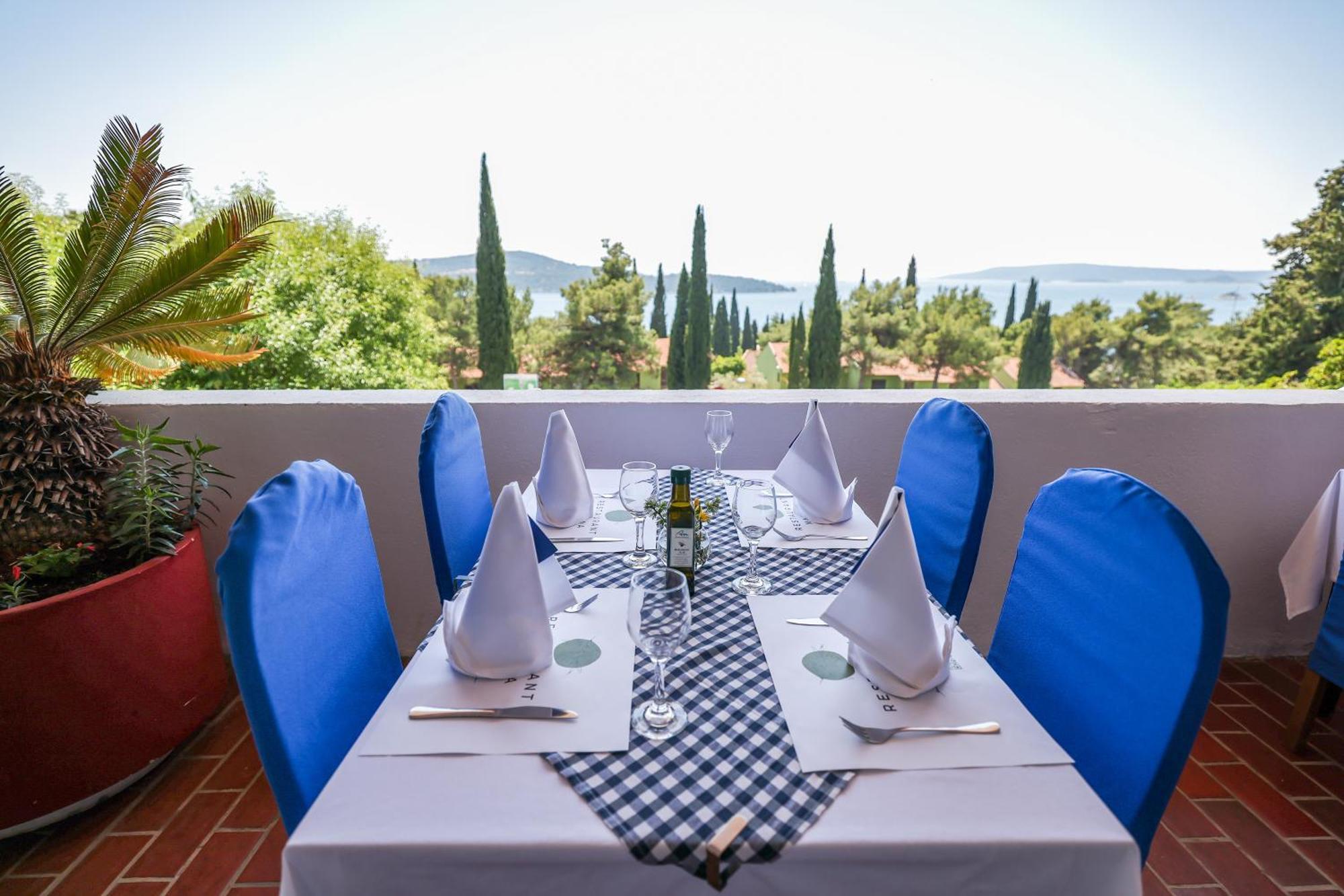 Apartments Medena Budget Trogir Bagian luar foto