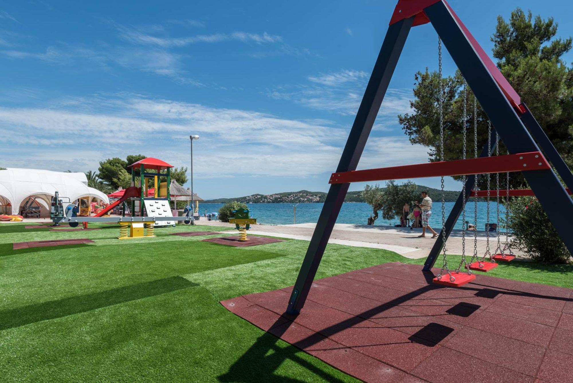 Apartments Medena Budget Trogir Bagian luar foto